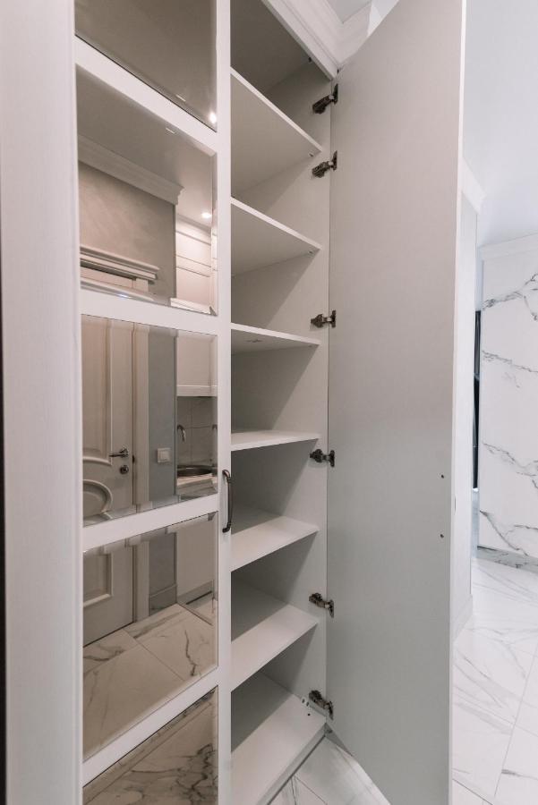 Royal Tower Vip Smart Apartments 3 Киев Екстериор снимка