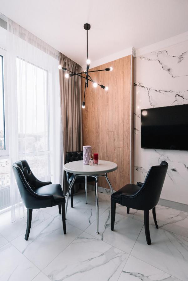 Royal Tower Vip Smart Apartments 3 Киев Екстериор снимка