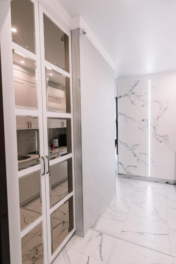 Royal Tower Vip Smart Apartments 3 Киев Екстериор снимка