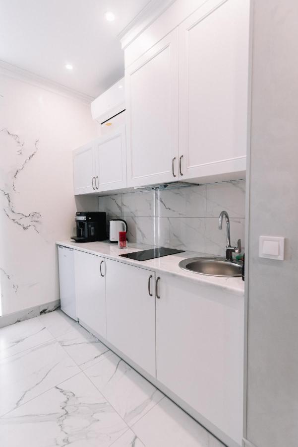 Royal Tower Vip Smart Apartments 3 Киев Екстериор снимка