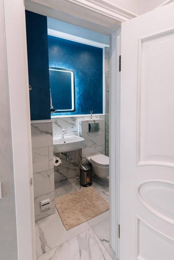 Royal Tower Vip Smart Apartments 3 Киев Екстериор снимка
