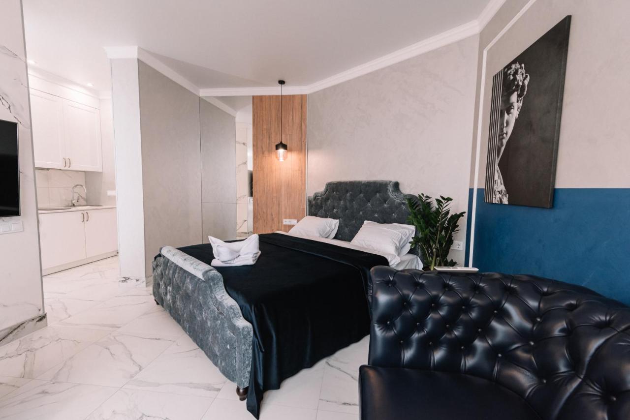 Royal Tower Vip Smart Apartments 3 Киев Екстериор снимка