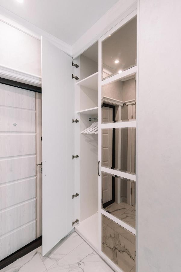 Royal Tower Vip Smart Apartments 3 Киев Екстериор снимка